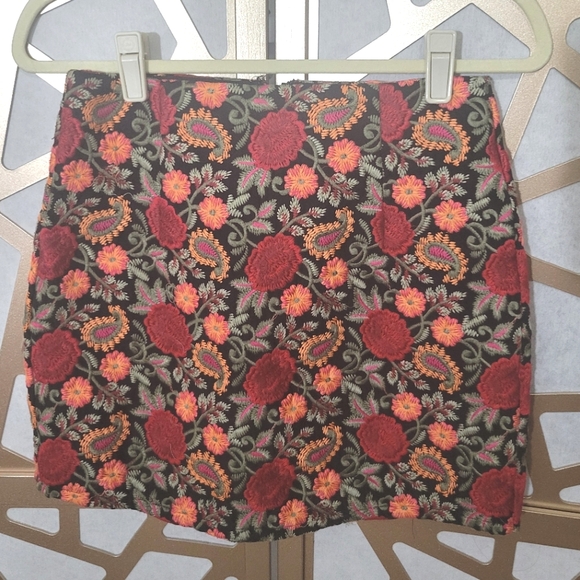 NWOT ONE WAY Embroidered Floral Mini Skirt